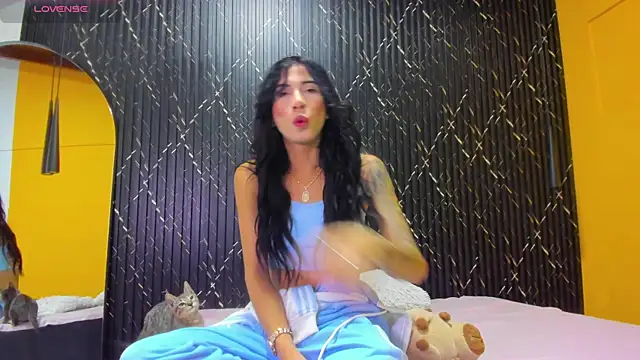 Snapshot of Miss_Ariaa chatting on 10-21-25, 11:33 Miss Ariaa online show from 10-21-25, 11:33