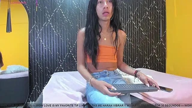 Snapshot of Miss_Ariaa chatting on 10-27-25, 11:47 Miss Ariaa online show from 10-27-25, 11:47