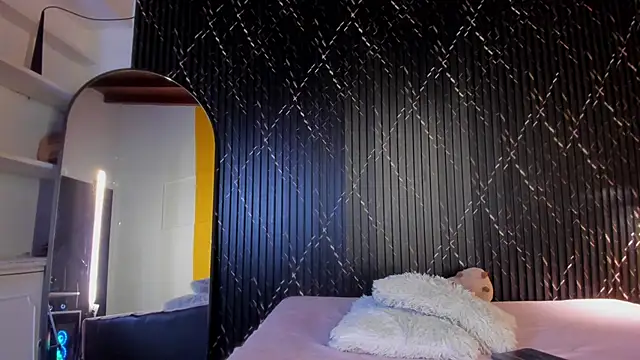 Snapshot of Miss_Ariaa chatting on 10-29-25, 11:01 Miss Ariaa online show from 10-29-25, 11:01