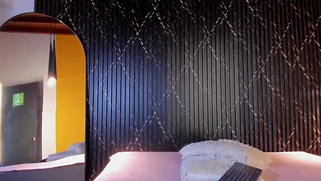 Snapshot of Miss_Ariaa chatting on 10-30-25, 10:49 Miss Ariaa online show from 10-30-25, 10:49