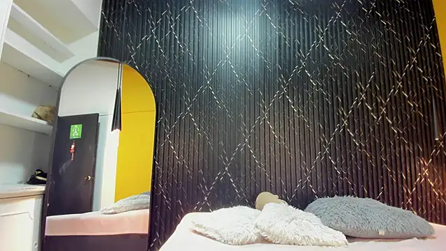 Snapshot of Miss_Ariaa chatting on 11-06-25, 09:32 Miss Ariaa online show from 11-06-25, 09:32