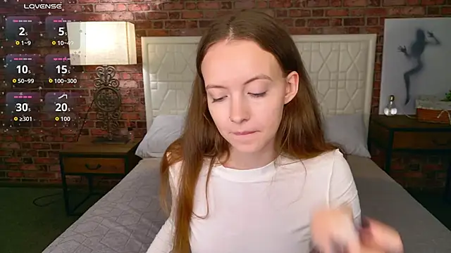 Snapshot of SallyPinkman chatting on 09-19-25, 12:17 SallyPinkman online show from 09-19-25, 12:17