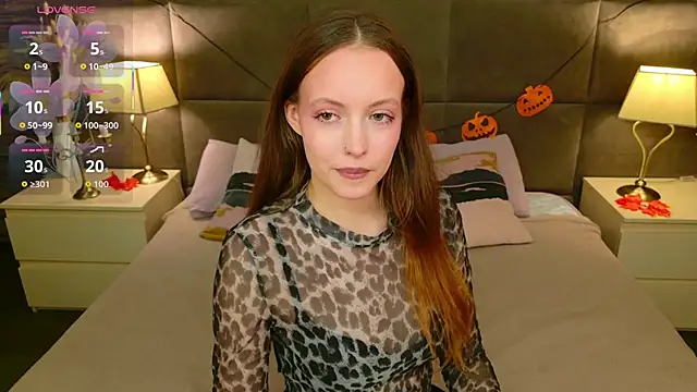 Snapshot of SallyPinkman chatting on 10-17-25, 02:08 SallyPinkman online show from 10-17-25, 02:08