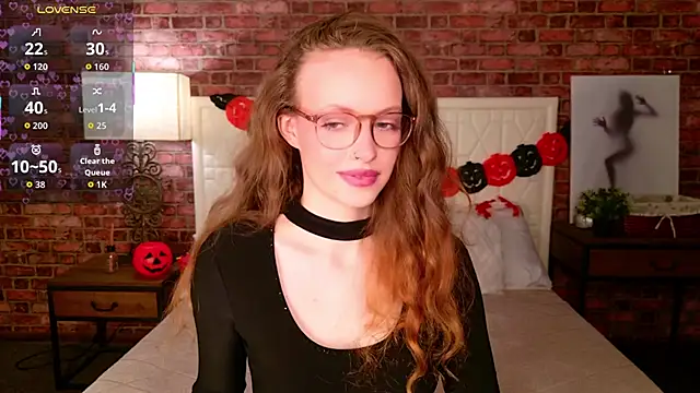 Snapshot of SallyPinkman chatting on 10-19-25, 09:10 SallyPinkman online show from 10-19-25, 09:10