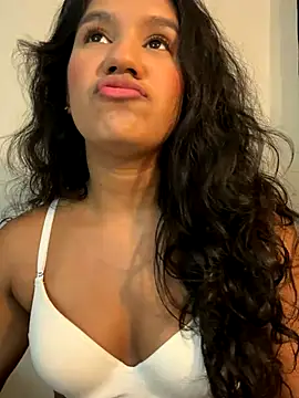 Snapshot of Lyria_Diamond chatting on 10-23-25, 03:39 Lyria Diamond online show from 10-23-25, 03:39