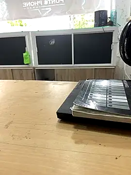 Snapshot of Karol_sexy23 chatting on 10-16-25, 03:46 Karol sexy23 online show from 10-16-25, 03:46