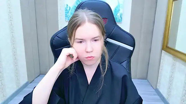 Alida Brice online show from 12-18-25, 05:35