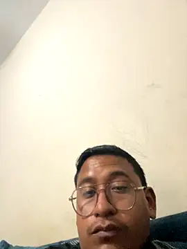 Snapshot of dannybs05 chatting on 10-13-25, 05:29 dannybs05 online show from 10-13-25, 05:29