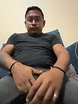 Snapshot of dannybs05 chatting on 11-14-25, 06:01 dannybs05 online show from 11-14-25, 06:01