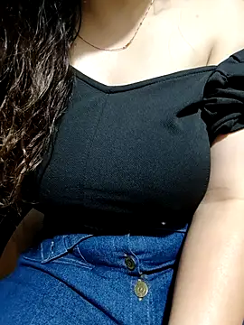 Snapshot of sassy_aly007 chatting on 11-22-25, 04:06 sassy aly007 online show from 11-22-25, 04:06