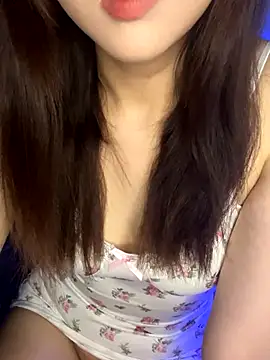 Snapshot of LenaZii chatting on 09-23-25, 06:49 LenaZii online show from 09-23-25, 06:49