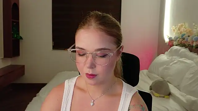 Lilith Bonheur online show from 04-07-26, 09:37