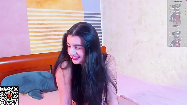 Snapshot of MelanieMooor chatting on 12-15-25, 05:17 MelanieMooor online show from 12-15-25, 05:17