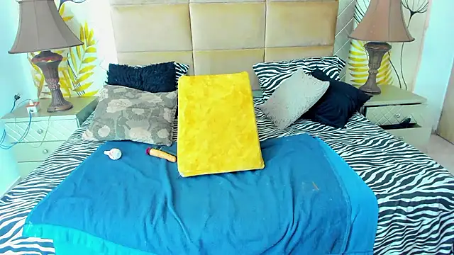 sweet lulu sofia online show from 12-14-25, 09:41