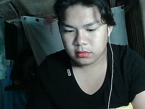 Huntrix2025 online show from 04-15-26, 08:42