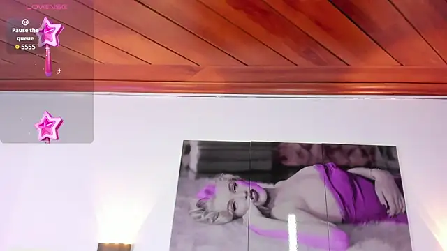 Snapshot of SharonLovee chatting on 10-05-25, 08:40 SharonLovee online show from 10-05-25, 08:40