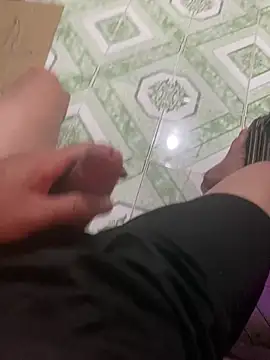 Snapshot of vila25cm chatting on 03-23-26, 04:11 vila25cm online show from 03-23-26, 04:11