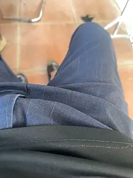 CZpublic online show from 10-08-25, 03:04