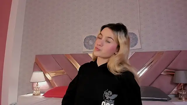 ChloeLaurentt online show from 12-03-25, 12:58