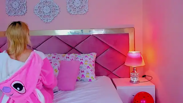 ChloeLaurentt online show from 02-20-26, 08:42