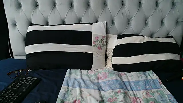 SexyBeverly  online show from 11-21-25, 05:11