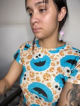 Snapshot of Isabella-Teen chatting on 12-04-25, 02:10 Isabella-Teen online show from 12-04-25, 02:10