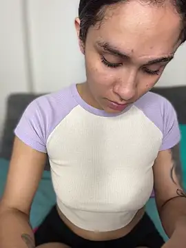 Snapshot of Isabella-Teen chatting on 12-19-25, 01:56 Isabella-Teen online show from 12-19-25, 01:56