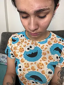 Snapshot of Isabella-Teen chatting on 12-22-25, 02:08 Isabella-Teen online show from 12-22-25, 02:08