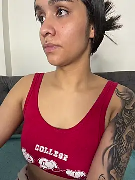 Snapshot of Isabella-Teen chatting on 01-06-26, 02:15 Isabella-Teen online show from 01-06-26, 02:15