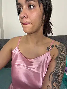 Snapshot of Isabella-Teen chatting on 01-14-26, 02:17 Isabella-Teen online show from 01-14-26, 02:17