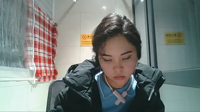 Snapshot of JennyCarpenter chatting on 12-15-25, 10:30 JennyCarpenter online show from 12-15-25, 10:30