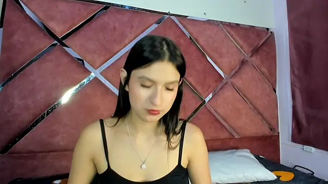 Snapshot of AggathaSanders_ chatting on 10-15-25, 02:11 AggathaSanders online show from 10-15-25, 02:11