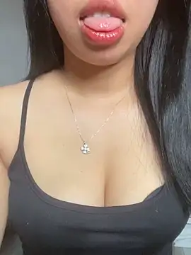 Snapshot of Rose-babyx chatting on 06-14-26, 02:24 Rose-babyx online show from 06-14-26, 02:24