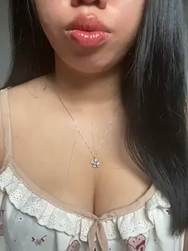 Snapshot of Rose-babyx chatting on 06-18-26, 02:45 Rose-babyx online show from 06-18-26, 02:45