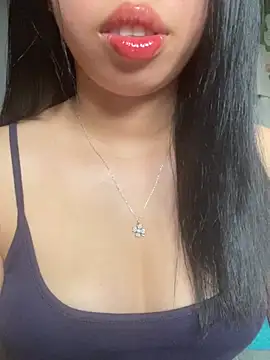 Snapshot of Rose-babyx chatting on 06-19-26, 03:00 Rose-babyx online show from 06-19-26, 03:00