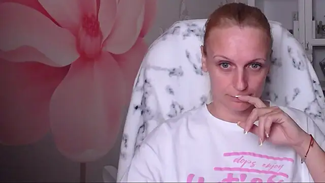 Snapshot of Venus_love1 chatting on 09-16-25, 04:08 Venus love1 online show from 09-16-25, 04:08