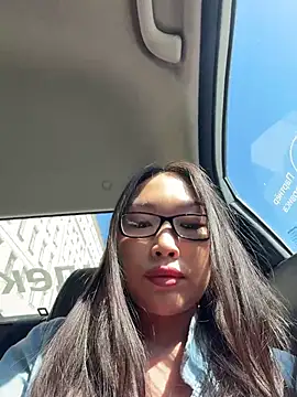AdriaNochi online show from 07-18-26, 08:29