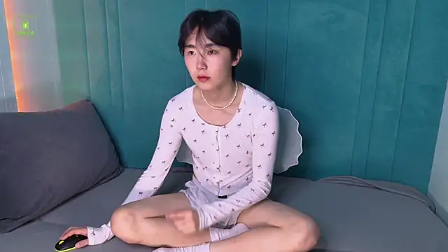 HeejinWang online show from 10-18-25, 08:42