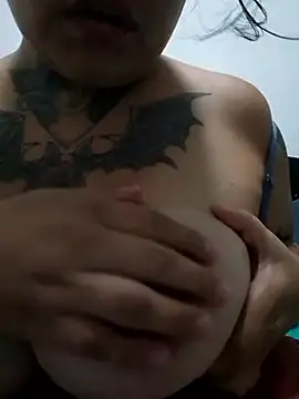 Snapshot of agnesvela chatting on 10-21-25, 05:41 agnesvela online show from 10-21-25, 05:41