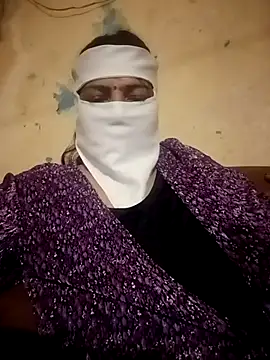 Love-890 online show from 10-31-25, 05:47