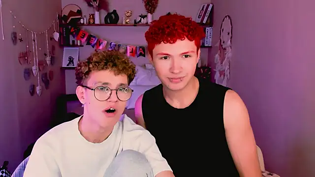 Snapshot of NathanCurl chatting on 10-28-25, 10:19 NathanCurl online show from 10-28-25, 10:19