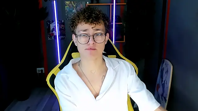 Snapshot of NathanCurl chatting on 11-14-25, 06:56 NathanCurl online show from 11-14-25, 06:56