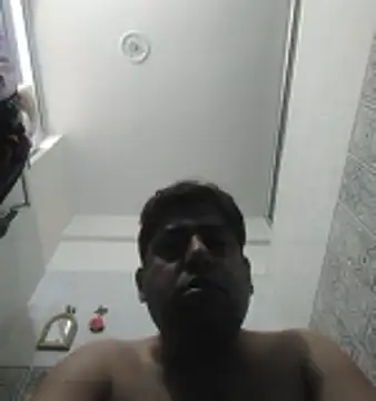 Snapshot of Love40777 chatting on 06-15-26, 02:14 Love40777 online show from 06-15-26, 02:14