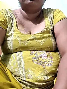 Snapshot of Mmm143 chatting on 09-18-25, 02:08 Mmm143 online show from 09-18-25, 02:08