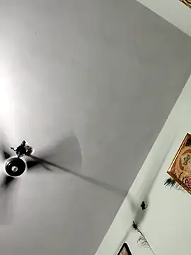 Snapshot of Mmm143 chatting on 09-19-25, 05:46 Mmm143 online show from 09-19-25, 05:46