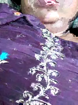 Snapshot of Mmm143 chatting on 10-01-25, 05:13 Mmm143 online show from 10-01-25, 05:13