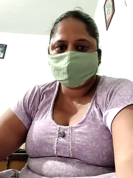 Snapshot of Mmm143 chatting on 10-06-25, 07:39 Mmm143 online show from 10-06-25, 07:39