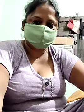 Snapshot of Mmm143 chatting on 10-07-25, 12:08 Mmm143 online show from 10-07-25, 12:08