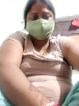 Snapshot of Mmm143 chatting on 10-13-25, 11:38 Mmm143 online show from 10-13-25, 11:38