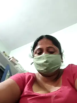 Snapshot of Mmm143 chatting on 10-24-25, 06:21 Mmm143 online show from 10-24-25, 06:21